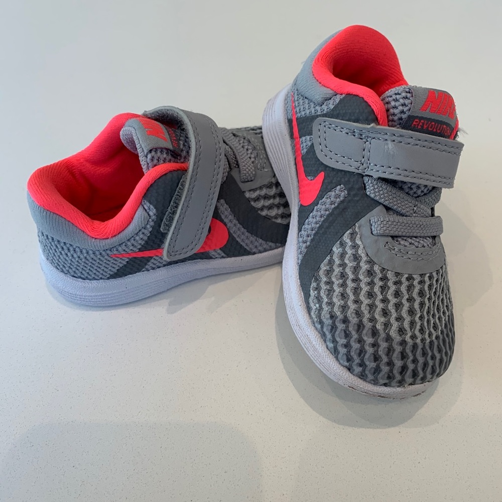 Girls Nike Sneakers. Size 4